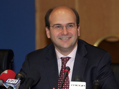 Στο πλευρό του Χατζηδάκη